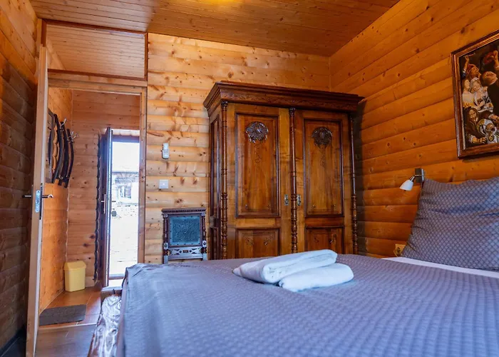 Istvan Pince A 招待所 *